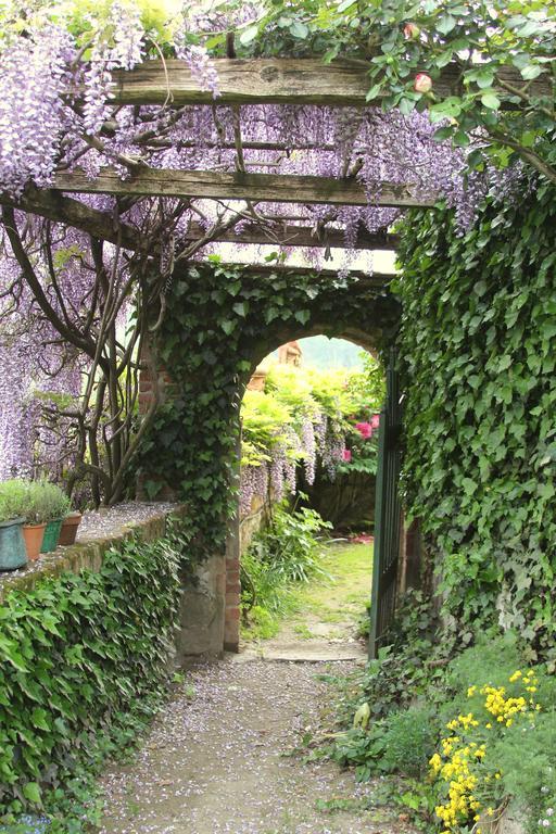 Castello Di Strambinello Panzió Kültér fotó