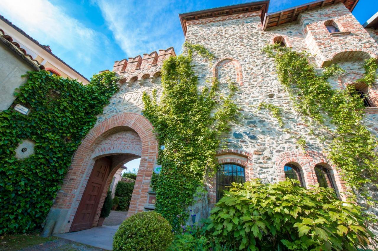 Castello Di Strambinello Panzió Kültér fotó