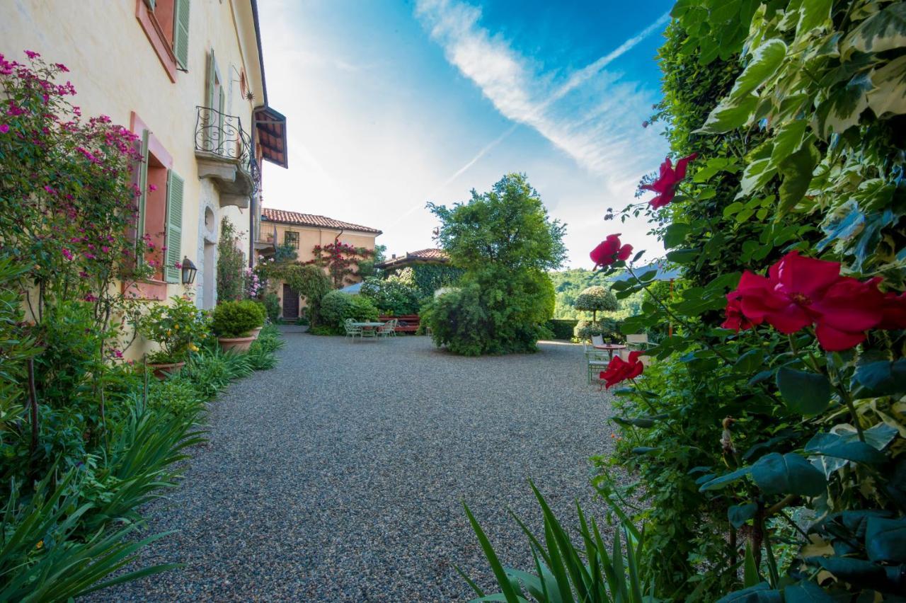 Castello Di Strambinello Panzió Kültér fotó