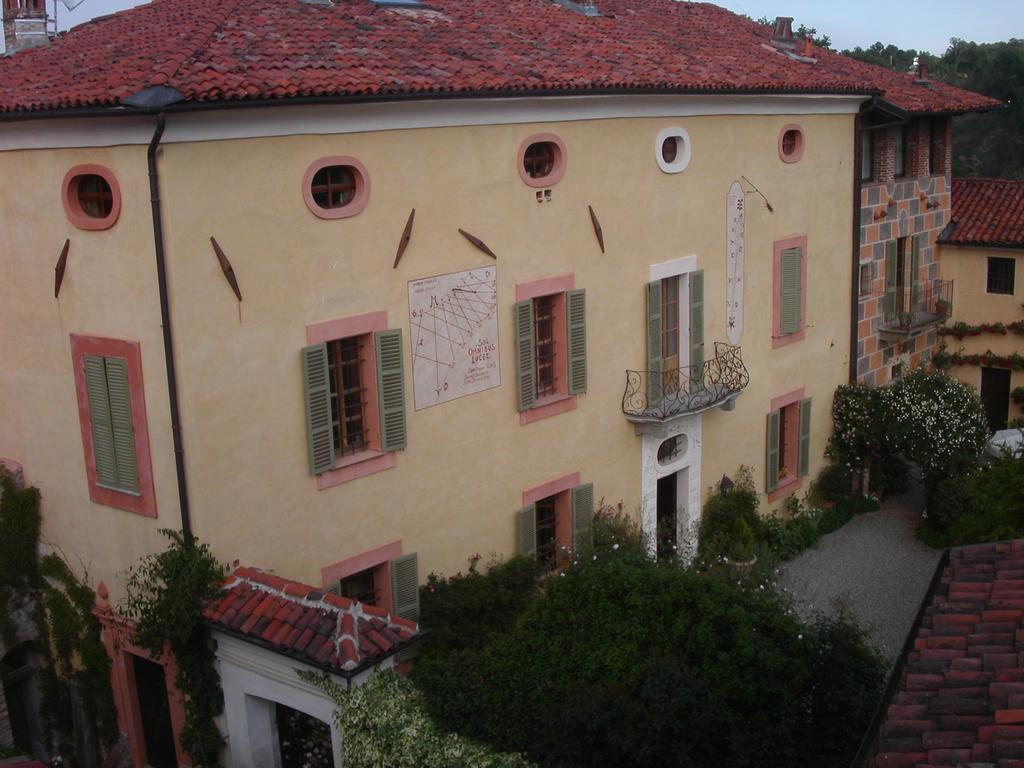 Castello Di Strambinello Panzió Kültér fotó