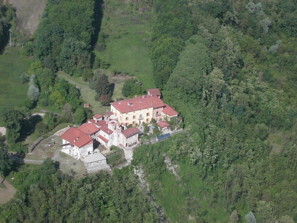 Castello Di Strambinello Panzió Kültér fotó