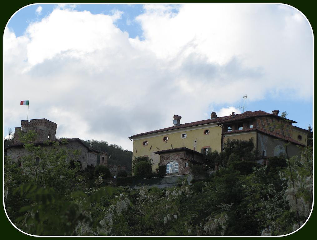 Castello Di Strambinello Panzió Kültér fotó