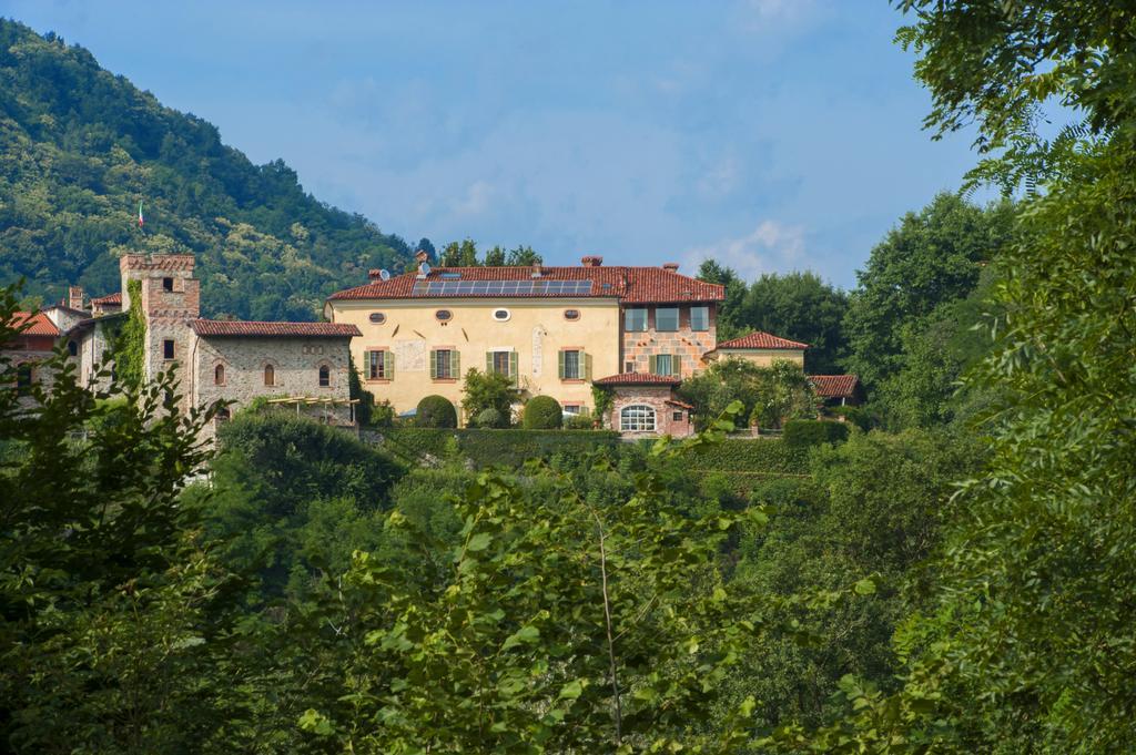 Castello Di Strambinello Panzió Kültér fotó